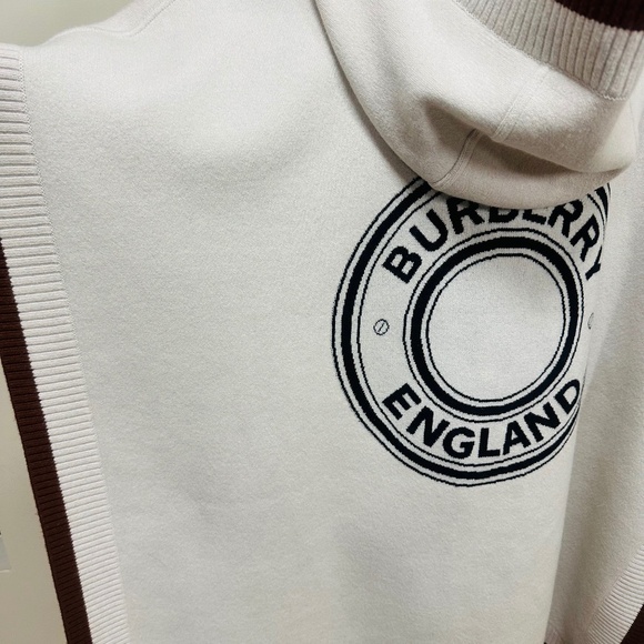 Burberry Carla Logo Hooded Wool Blend Cape - Picture 8 of 16